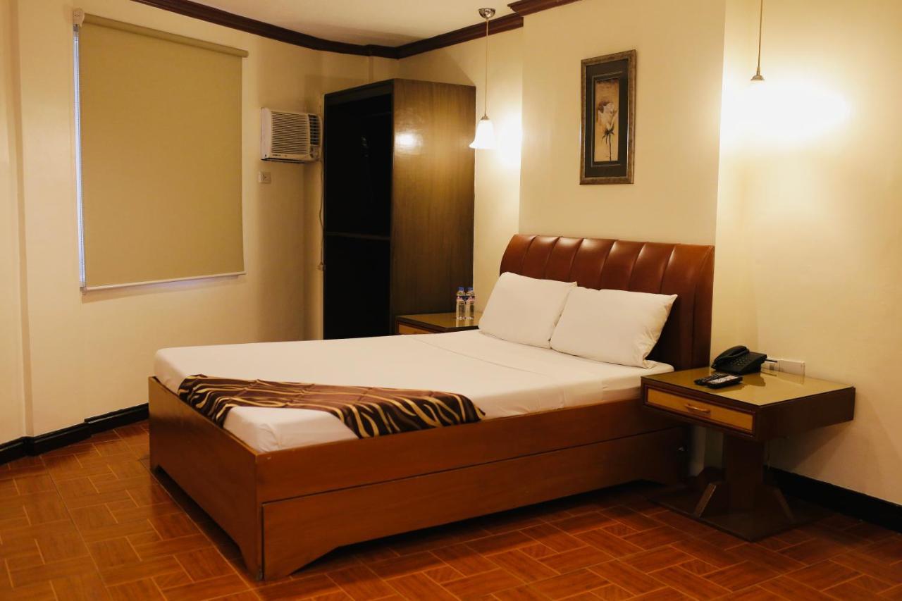 Amalfi718 Hotel Lipa City Dış mekan fotoğraf